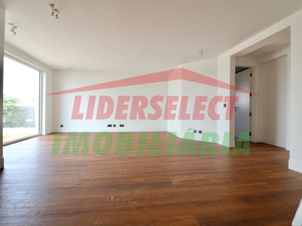 Moradia T3 para Venda em Ribamar Foto 3