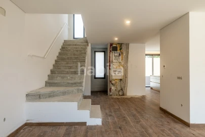 Moradia T3 para Venda em Gulpilhares e Valadares