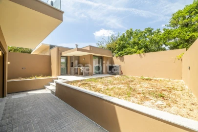 Moradia T3 para Venda em Gulpilhares e Valadares
