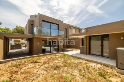 Moradia T3 para Venda em Gulpilhares e Valadares