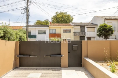 Moradia T3 para Venda em Gulpilhares e Valadares