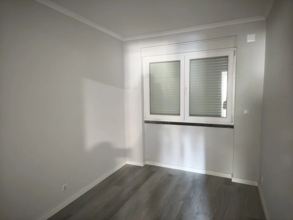 Apartamento T2 para Venda em Benfica Foto 5