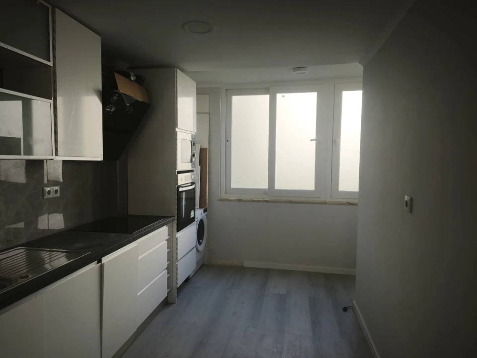 Apartamento T2 para Venda em Benfica Foto 6