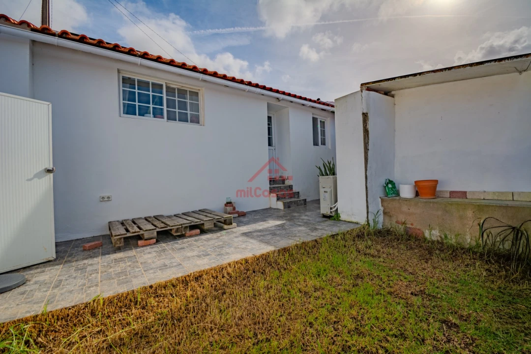 Moradia T2 para Venda em São Pedro da Cadeira Foto 14