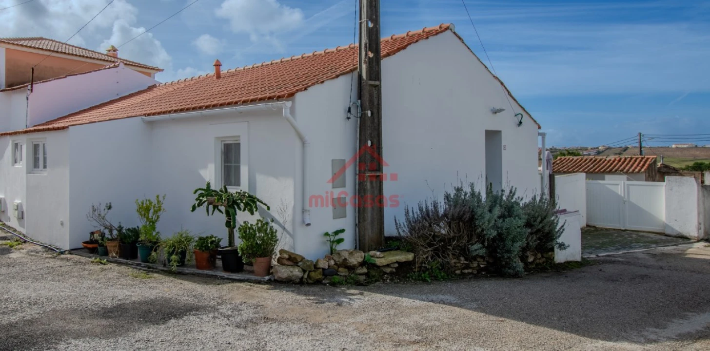 Moradia T2 para Venda em São Pedro da Cadeira Foto 1