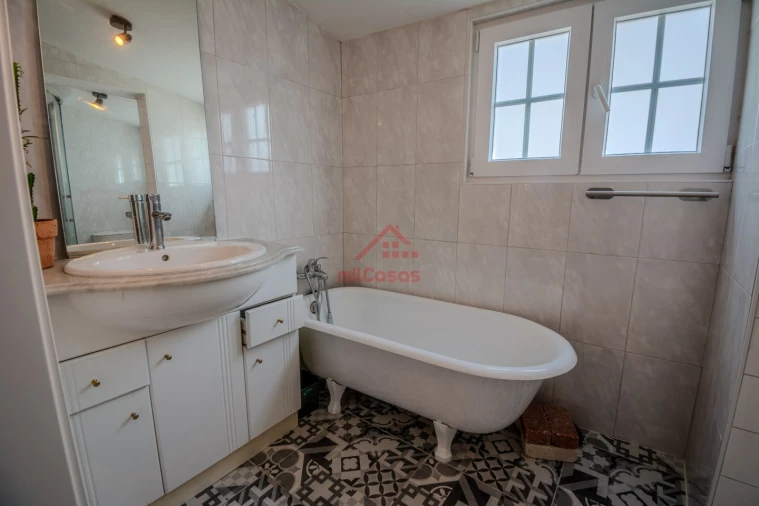 Moradia T2 para Venda em São Pedro da Cadeira Foto 10