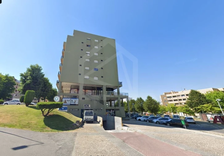 Garagem para Venda em Arcozelo Foto 2