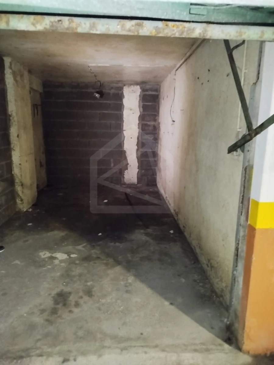 Garagem para Venda em Arcozelo Foto 6