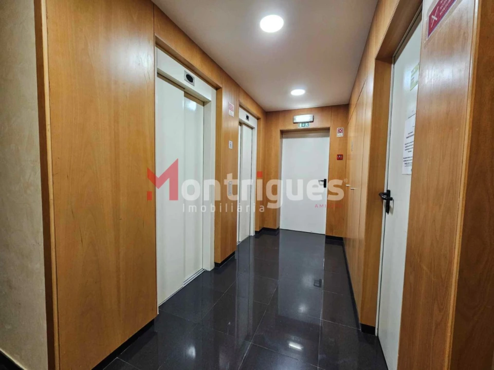 Apartamento T2 para Venda em Parque das Nações Foto 6