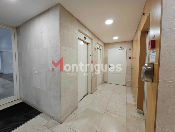 Apartamento T2 para Venda em Parque das Nações Foto 5