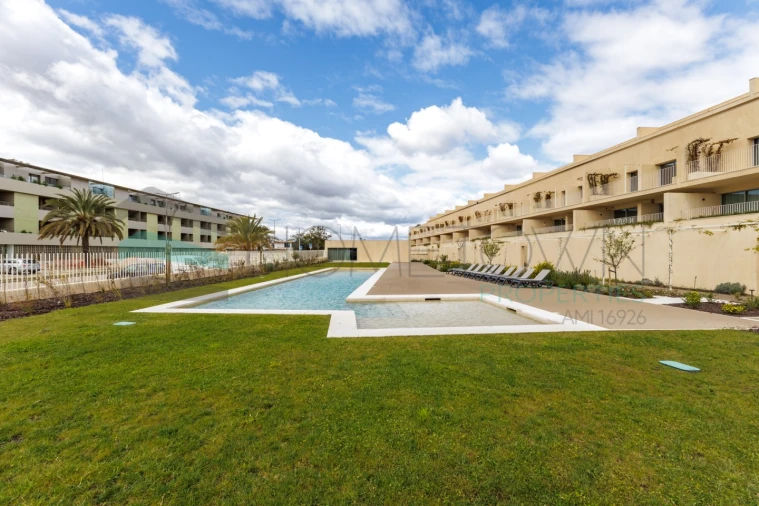 Apartamento T2 para Venda em Quarteira Foto 37