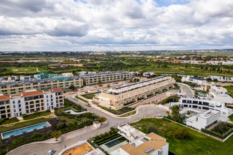 Apartamento T2 para Venda em Quarteira Foto 44