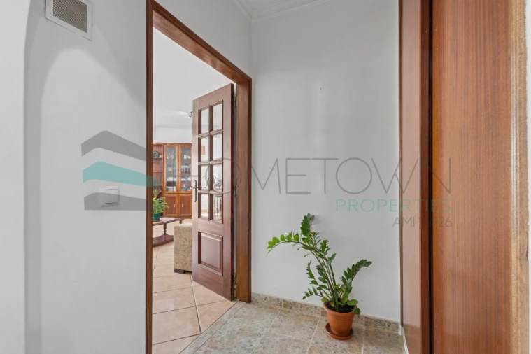 Apartamento T2 para Venda em Quarteira Foto 8