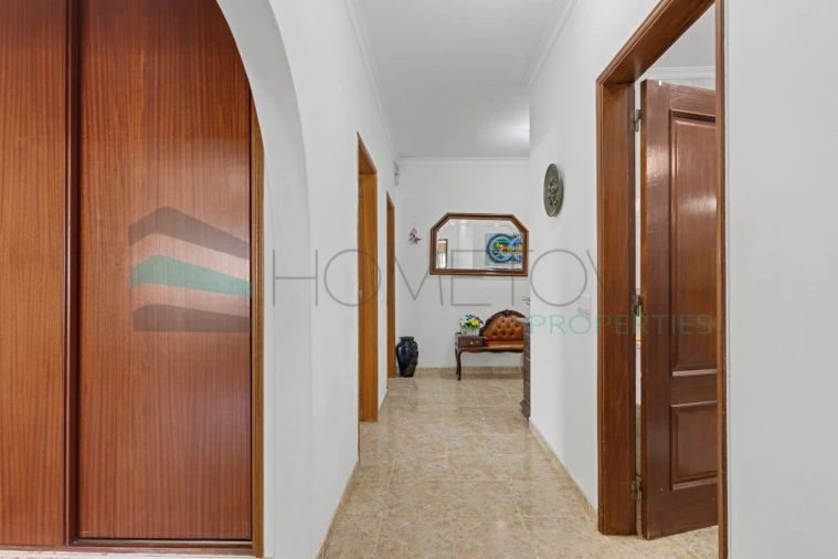 Apartamento T2 para Venda em Quarteira Foto 9