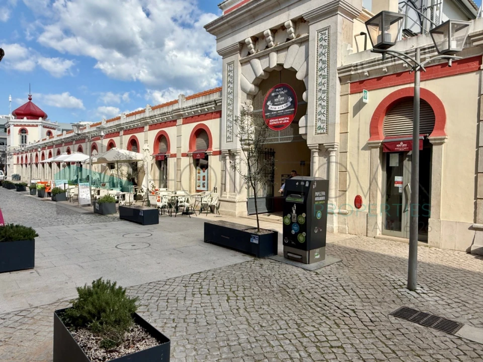 Loja para Arrendamento em Loule (São Clemente) Foto 10