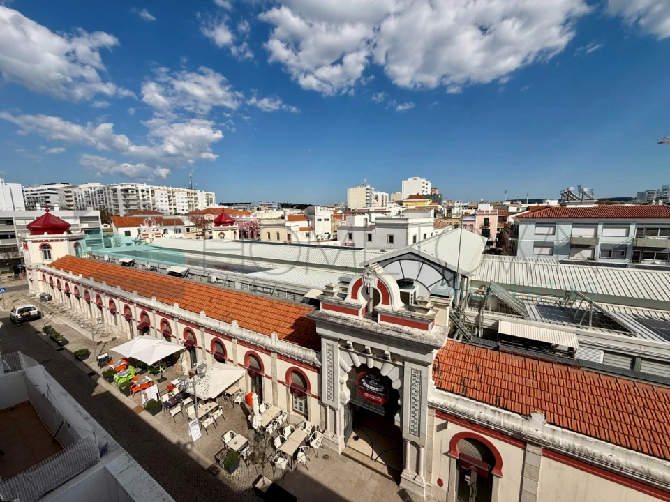 Loja para Arrendamento em Loule (São Clemente) Foto 1