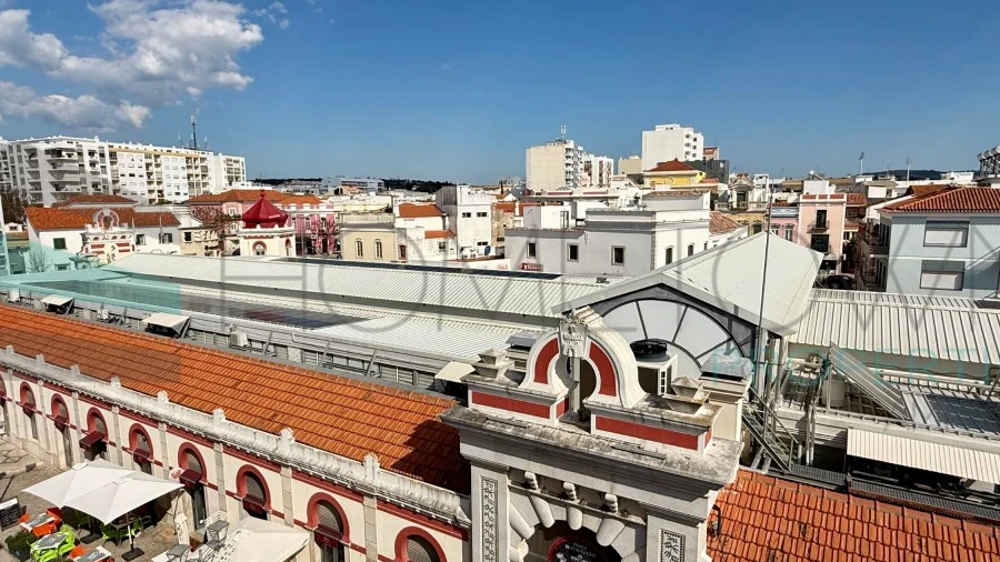 Loja para Arrendamento em Loule (São Clemente)