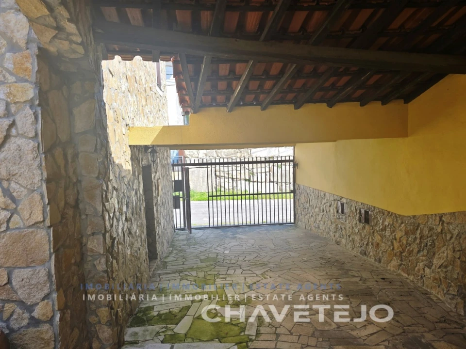 Moradia T2 para Venda em Seiça Foto 40