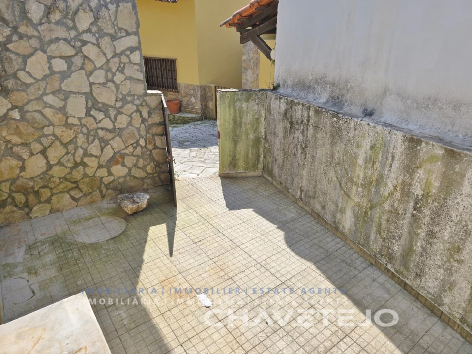 Moradia T2 para Venda em Seiça Foto 37