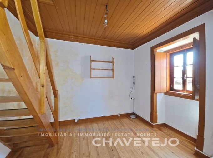 Moradia T2 para Venda em Seiça Foto 8