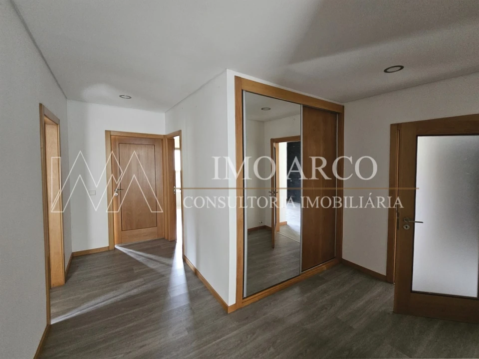 Quinta T3 para Venda em Vale de Bouro Foto 12