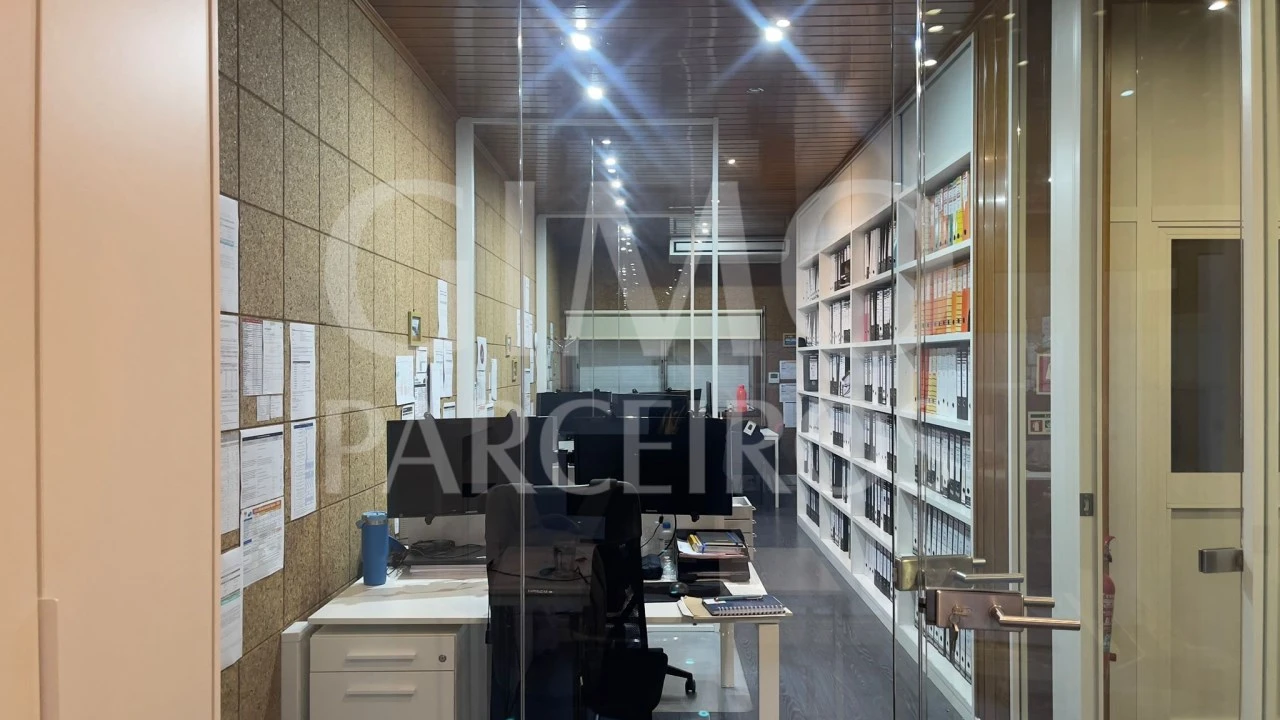 Loja para Arrendamento em Oliveira do Bairro Foto 1