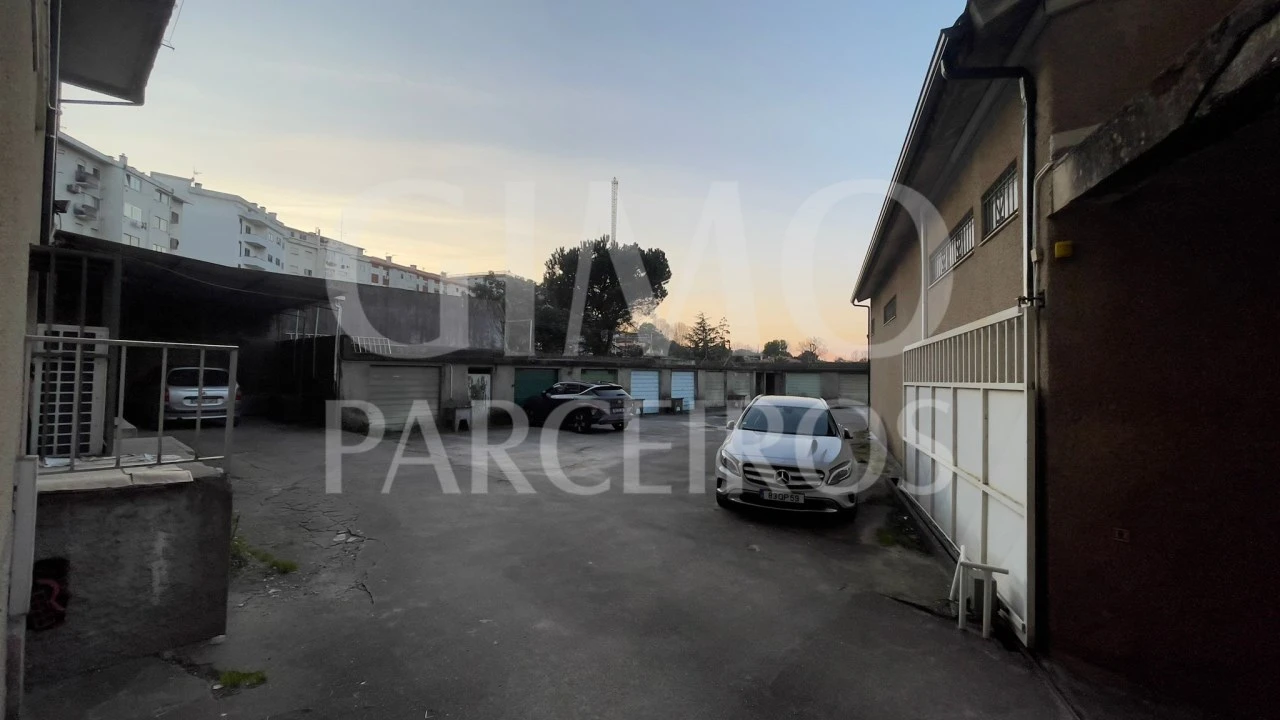 Loja para Arrendamento em Oliveira do Bairro Foto 13