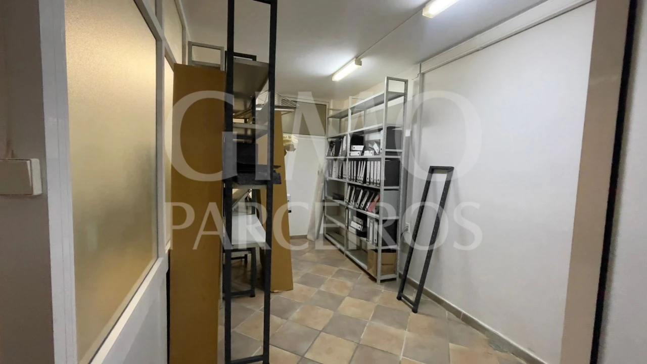 Loja para Arrendamento em Oliveira do Bairro Foto 16