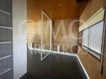 Loja para Arrendamento em Oliveira do Bairro