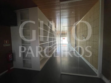 Loja para Arrendamento em Oliveira do Bairro