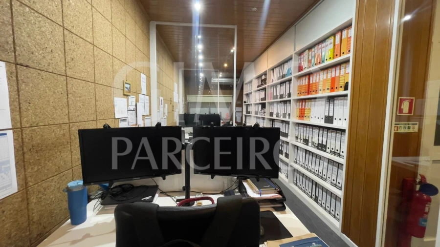 Loja para Arrendamento em Oliveira do Bairro Foto 8