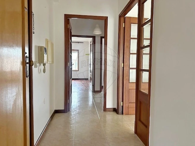 Apartamento T2 para Venda em Madalena Foto 3