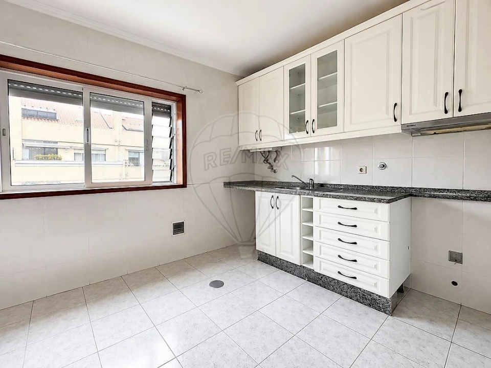Apartamento T2 para Venda em Madalena Foto 3