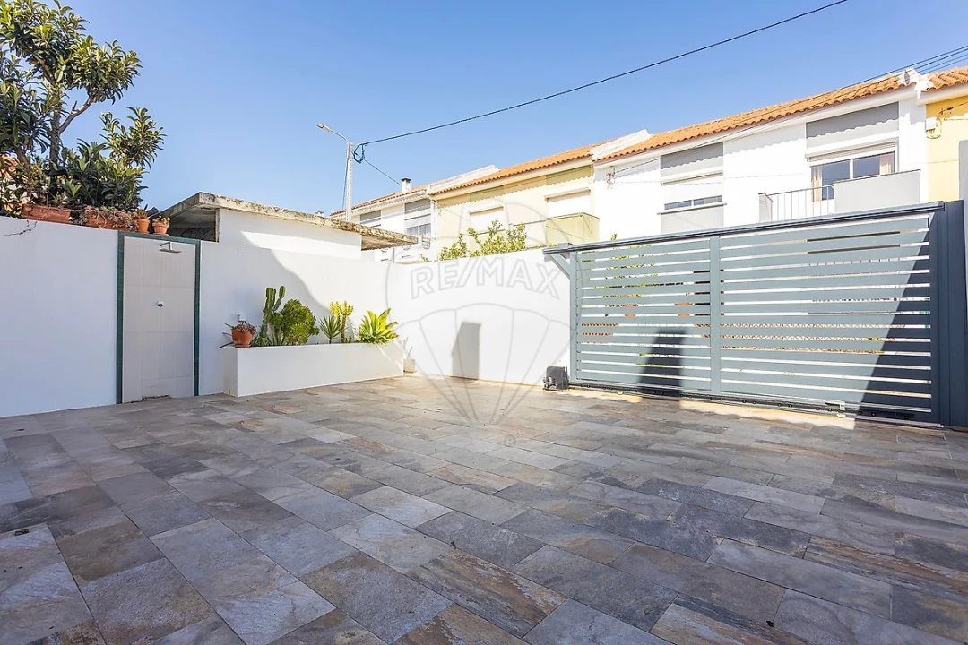 Moradia T4 para Venda em Santa Maria e São Miguel, São Martinho, São Pedro Penaferrim Foto 39