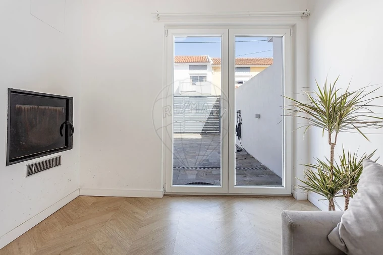 Moradia T4 para Venda em Santa Maria e São Miguel, São Martinho, São Pedro Penaferrim Foto 6