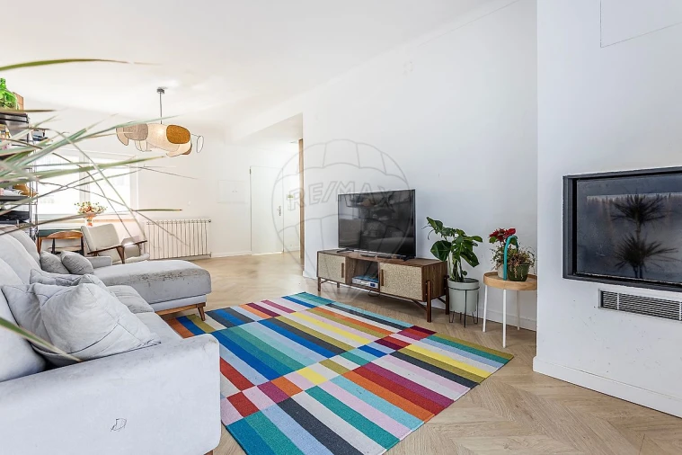 Moradia T4 para Venda em Santa Maria e São Miguel, São Martinho, São Pedro Penaferrim Foto 7