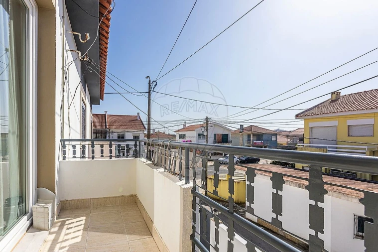 Moradia T4 para Venda em Santa Maria e São Miguel, São Martinho, São Pedro Penaferrim Foto 28