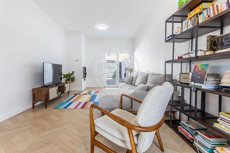 Moradia T4 para Venda em Santa Maria e São Miguel, São Martinho, São Pedro Penaferrim Foto 3