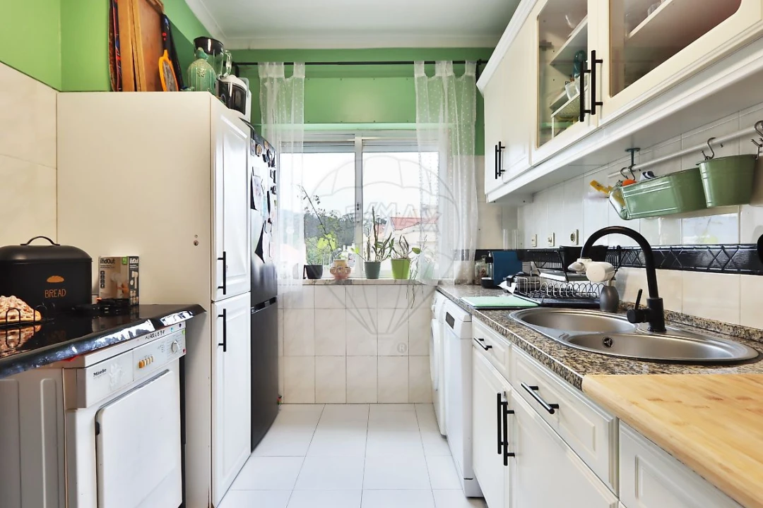 Apartamento T2 para Venda em Santa Maria e São Miguel, São Martinho, São Pedro Penaferrim Foto 1