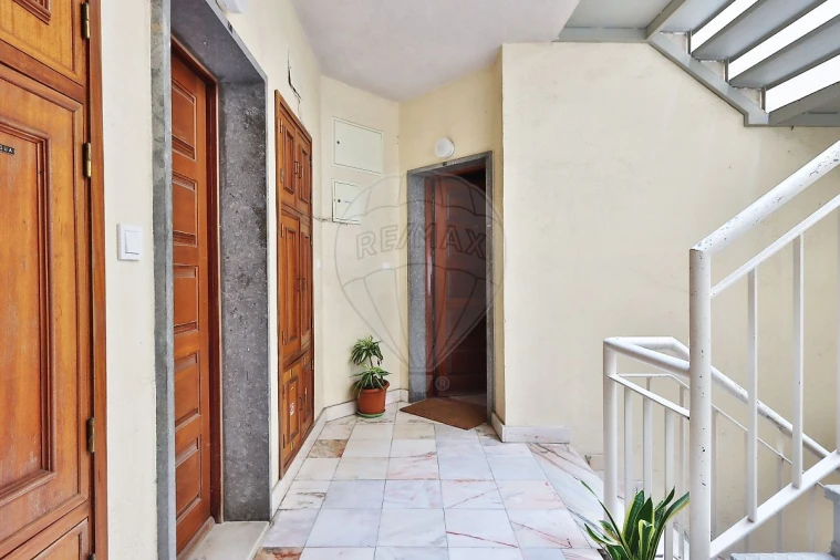 Apartamento T2 para Venda em Santa Maria e São Miguel, São Martinho, São Pedro Penaferrim Foto 18