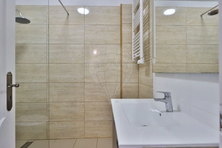 Apartamento T2 para Venda em Cacém e São Marcos Foto 18