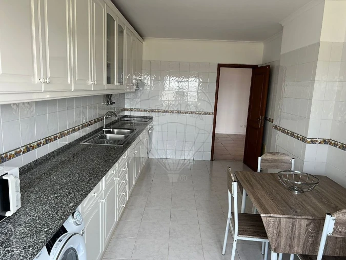 Apartamento T2 para Venda em Massamá e Monte Abraão Foto 1