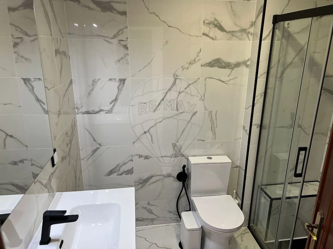 Apartamento T2 para Venda em Massamá e Monte Abraão Foto 6