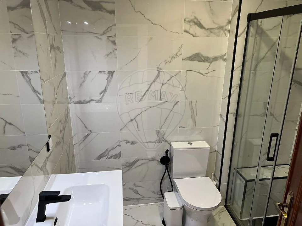 Apartamento T2 para Venda em Massamá e Monte Abraão Foto 6