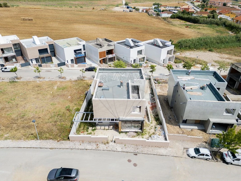 Moradia T5 para Venda em Ponte do Rol Foto 9