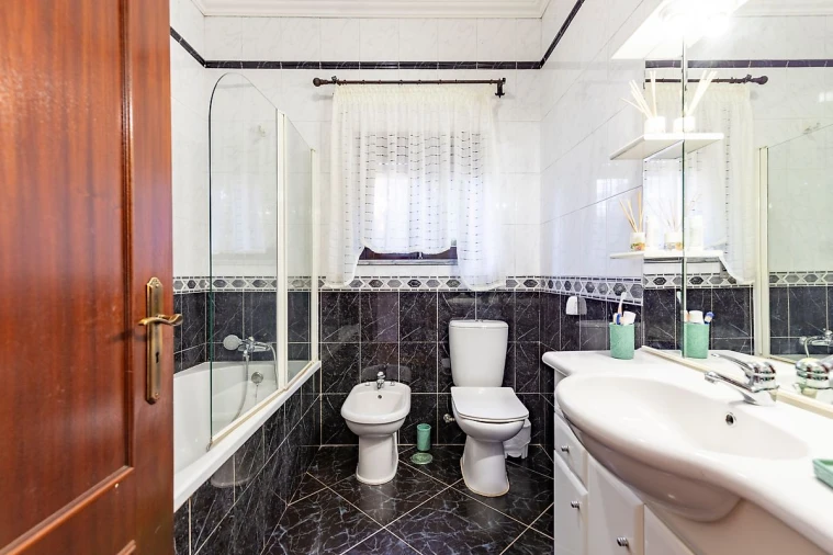 Moradia T5 para Venda em Freiria Foto 11