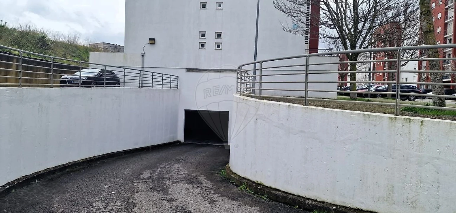 Garagem para Arrendamento em Santa Clara Foto 4