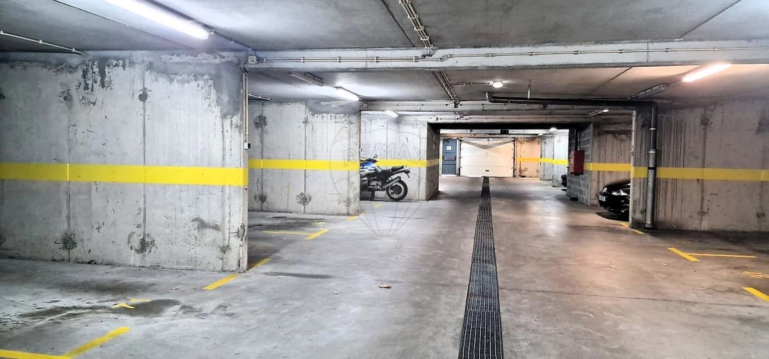 Garagem para Arrendamento em Santa Clara Foto 8