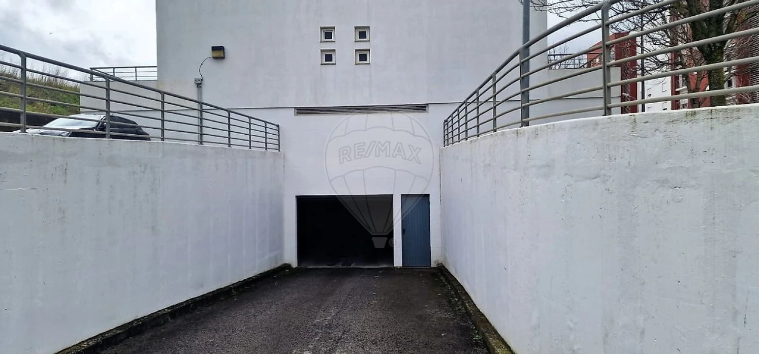 Garagem para Arrendamento em Santa Clara Foto 3