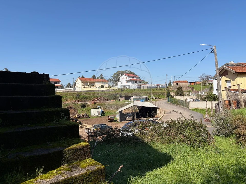 Terreno para Venda em São Pedro de Castelões Foto 2